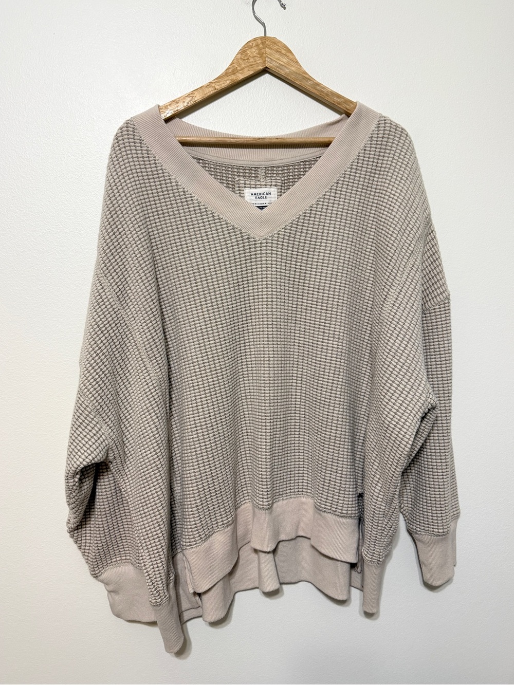 AE Big Hug V-Neck Waffle Sweatshirt Cream Oversized Size XL - Picture 2 of 6